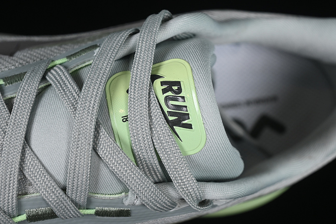 Nike [HM6803-002]-[AIR ZOOM VOMERO 18 LIGHT SILVER/BARELY VOLT/DUSTY OLIVE/COLLEGE GREY]-[36-46] - Image 9