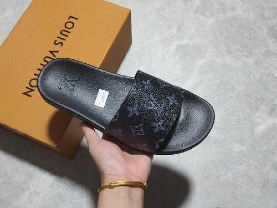 Louis Vuitton Louis Vuitton [L*V WATERFRONT SLIPPERS BLACK/BLACK/BLACK]-[WOMAN:35-40], photo 1