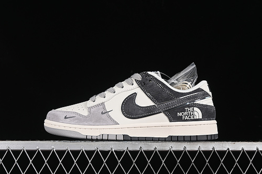 Unbranded [DQ1098-519]-[SB DUNK LOW WHITE/GREY/BLUE]-[WOMAN:36-39]-[MAN:40-45], photo 1