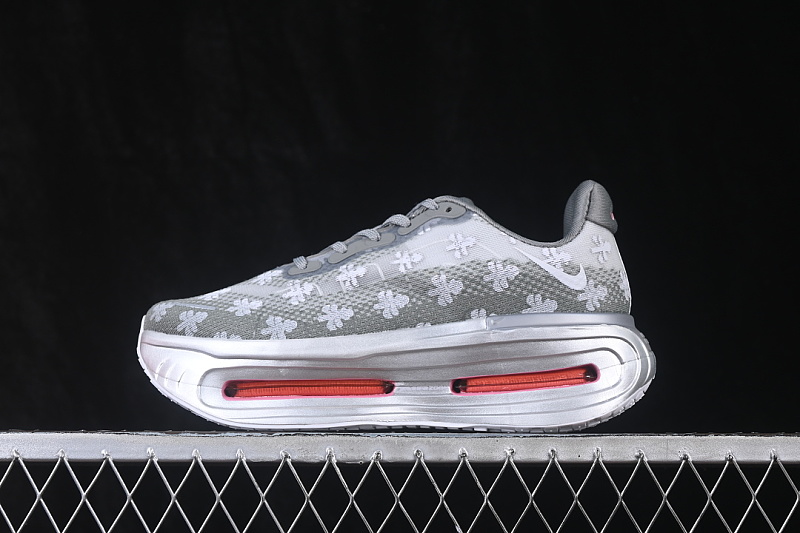 Nike Nike VOMERO PREMIUM QS GREY/METALLIC SILVER/DARK STEEL GREY · IQ0028-001, photo 1