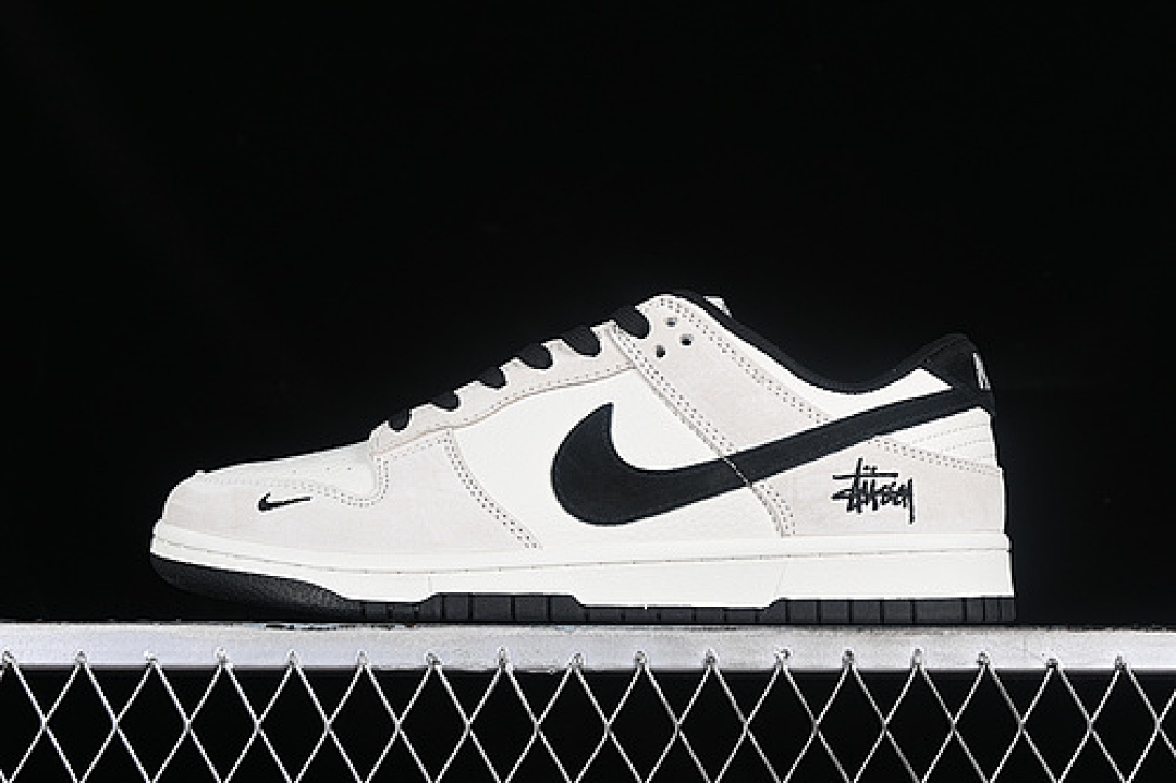 Stussy [FC1688-151]-[STUSSY SB DUNK LOW WHITE/GREY/BLACK]-[WOMAN:36-39]-[MAN:40-45], photo 1