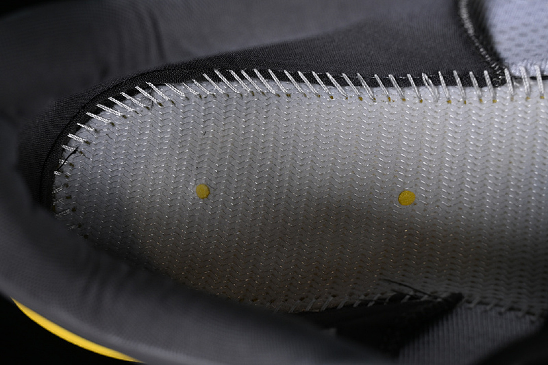 Nike [555286-077]-[KOBE 8 SYSTEM GREY/YELLOW/BLACK]-[MAN:40-46] - Image 6
