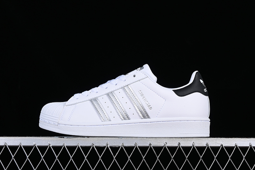 Adidas Adidas SUPERSTAR PARIS CLOUD WHITE/SILVER METALLIC/CORE BLACK · HQ4256, photo 1