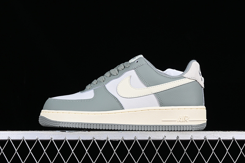 Nike Nike AIR FORCE 1 LOW 07 LX MICA GREEN/PHOTON DUST/COCONUT MILK · DV7186-300, photo 1