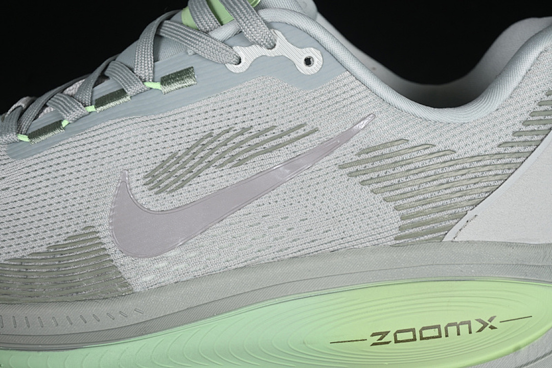 Nike [HM6803-002]-[AIR ZOOM VOMERO 18 LIGHT SILVER/BARELY VOLT/DUSTY OLIVE/COLLEGE GREY]-[36-46] - Image 8