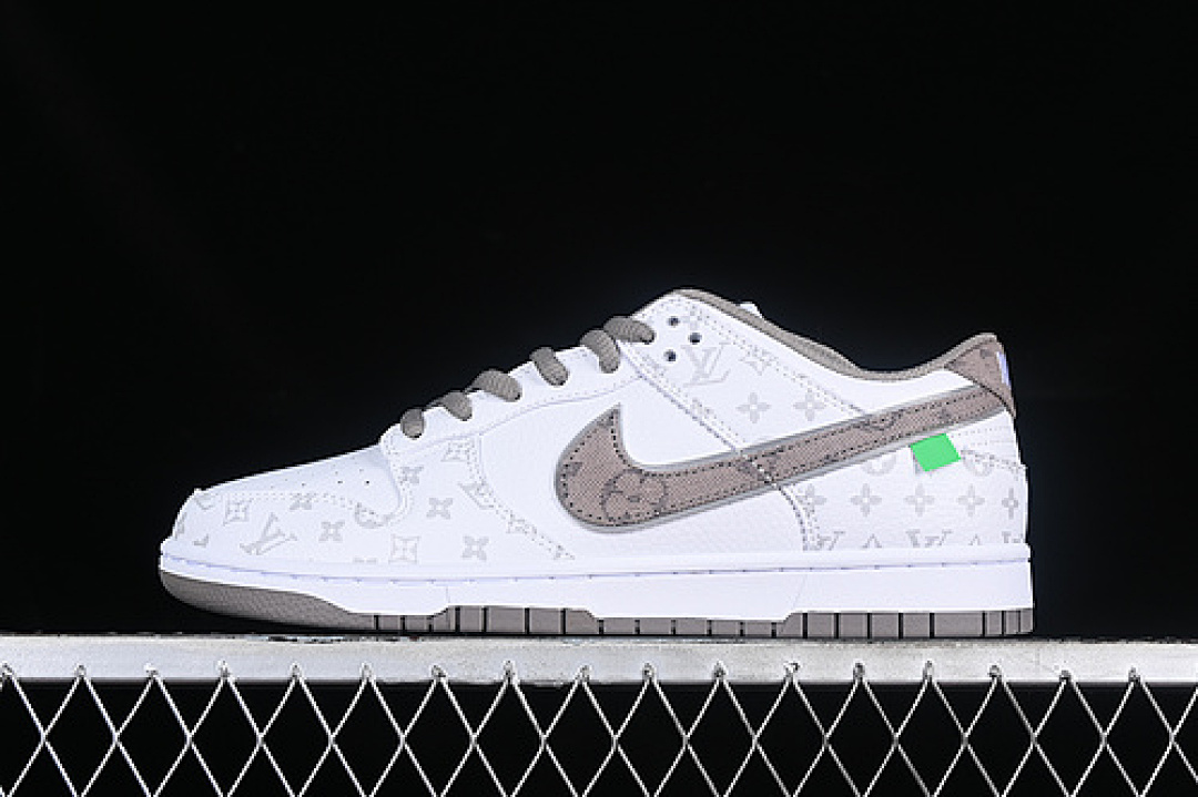 Louis Vuitton [LV0526-595]-[SB DUNK LOW LOUIS VUITTON WHITE/GREY]-[WOMAN:36-39]-[MAN:40-45], photo 1