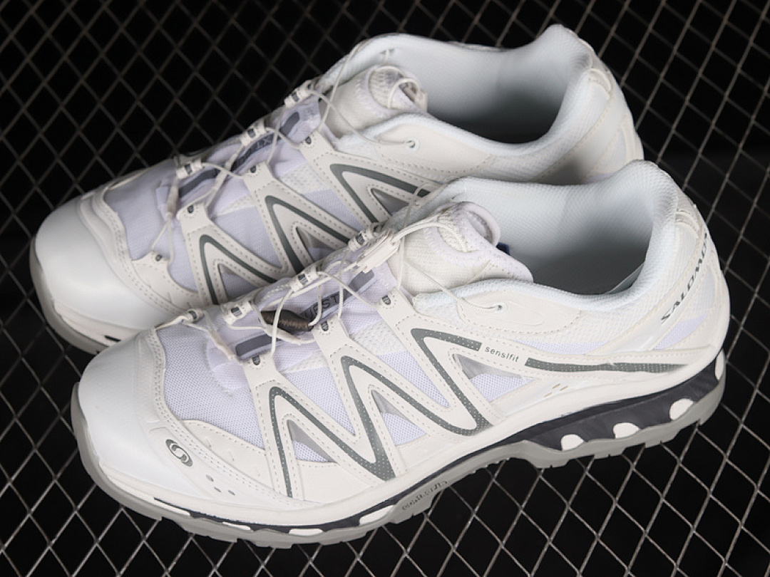 On Running [410523-28]-[XA PRO 3D ADV OUTDOOR OFF ROADING WHITE/LIGHT GRAY]-[WOMAN:36-39]-[MAN:40-45] - Image 11