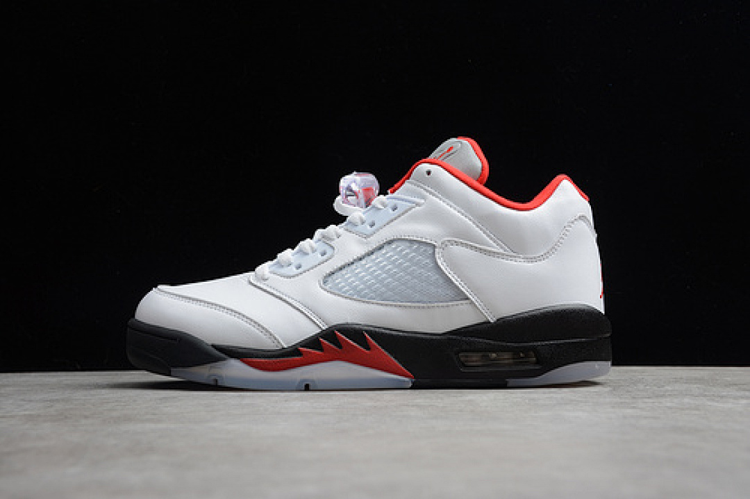 Jordan AIR Jordan 5 LOW GOLF WHITE/BLACK-METALLIC SILVER-FIRE RED · CU4523-100, photo 1