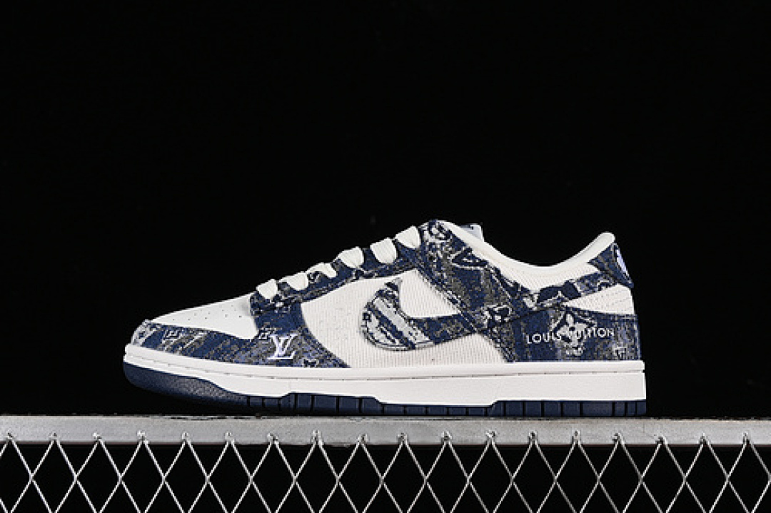 Nike SB DUNK LOW L*V WHITE/GREY/BLUE · JH8040-942, photo 1