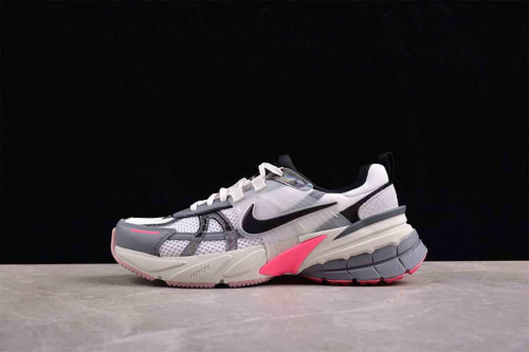 V2K RUNTEKK RUN WHITE/BLACK/GREY/PINK · FD5061-100, photo 1