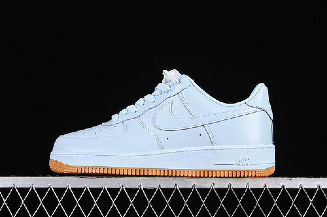 Nike Nike AIR FORCE 1 07 LOW BLUE/BROWN · HF4933-400, photo 1