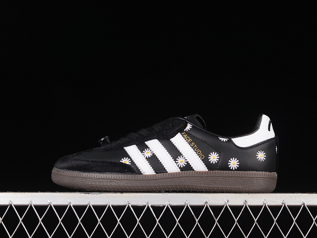 Adidas Adidas ATMOS X FACE SAMBA OG EMBROIDERED DAISIES CORE BLACK/CLOUD WHITE/GOLD FOIL · H03848, photo 1