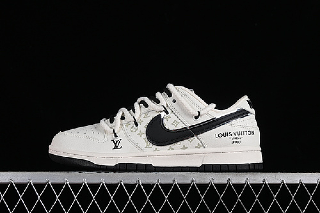 Unbranded [SJ2068-243]-[SB DUNK LOW L*V WHITE/GREY/BLACK]-[WOMAN:36-39]-[MAN:40-45], photo 1
