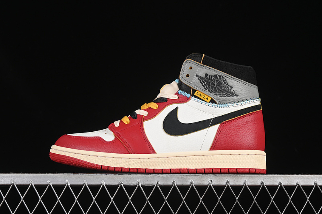 Jordan [HV8563-600]-[UNION X AIR JORDAN 1 RETRO HIGH VARSITY RED/BLACK/SAIL/SHADOW GREY/MUSLIN], photo 1