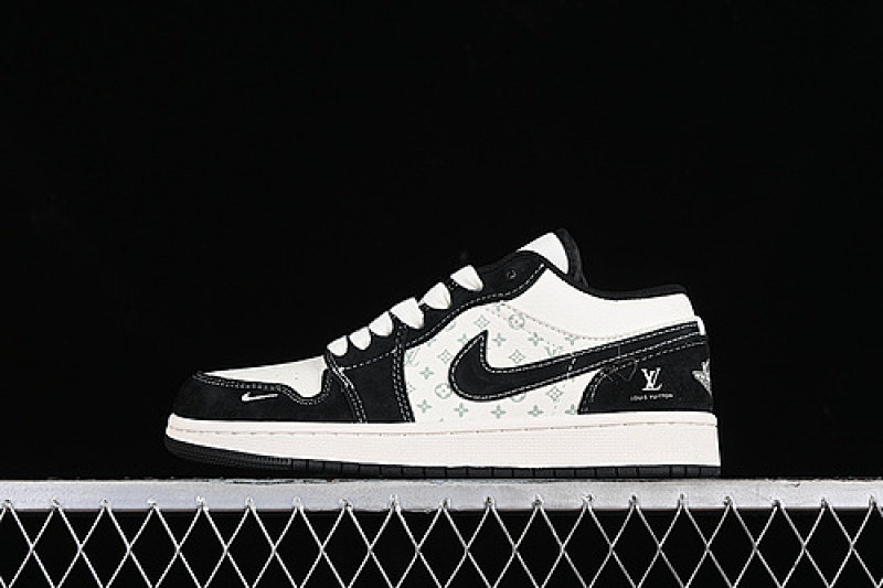 Jordan AIR Jordan 1 LOW WHITE/BLACK · SJ9950-007, photo 1