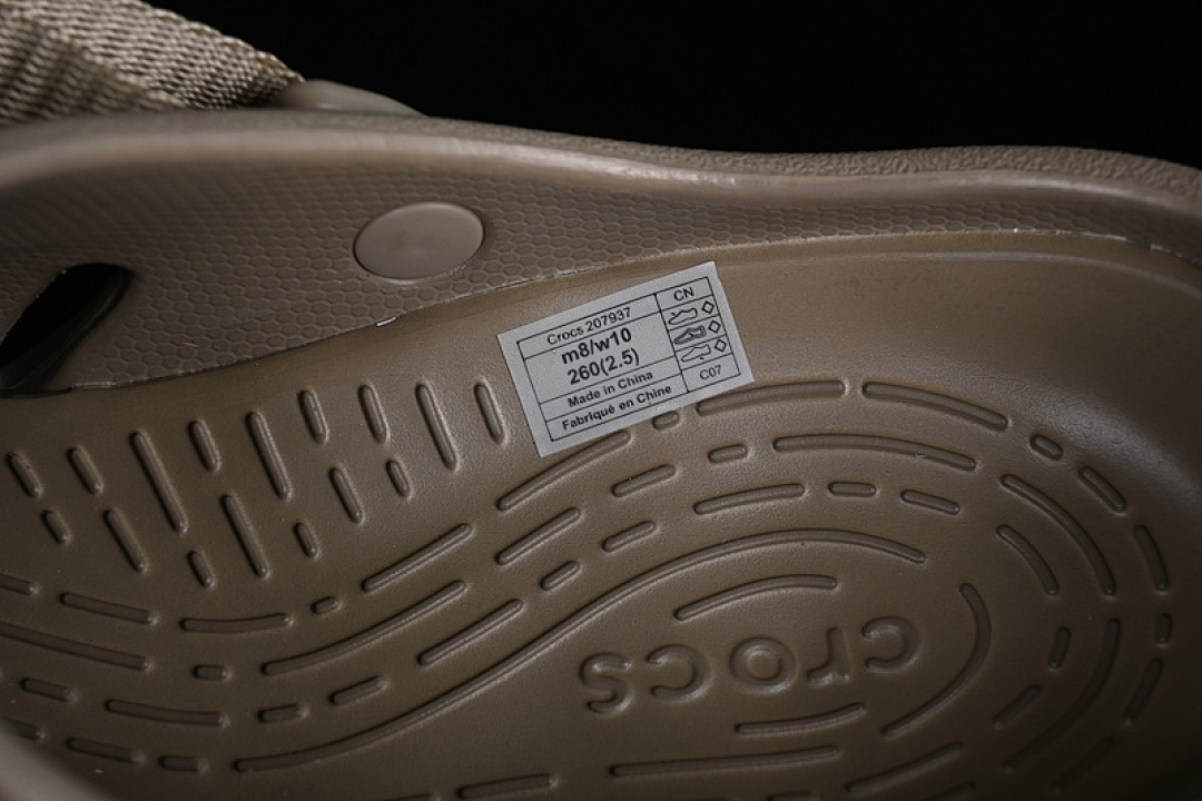 Crocs [SALEHE BEMBURY X CROCS POLLE CLOG KHAKI/CROCS KHAKI]-[UNISEX:36-46] - Image 3