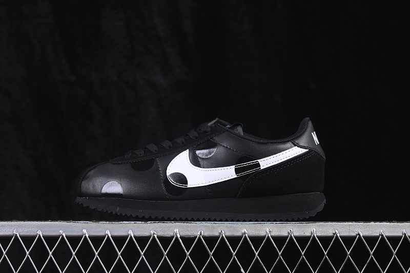 CLASSIC CORTEZ LEATHER RUNNING SHOES BLACK/INKINESS · IR1332-001, photo 1
