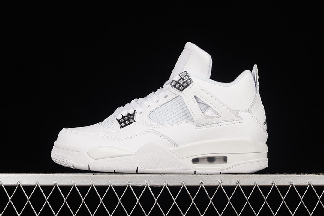 Jordan AIR Jordan 4 RETRO PURE MONEY 2017 WHITE/METALLIC SILVER-PURE PLATINUM · 308497-100, photo 1