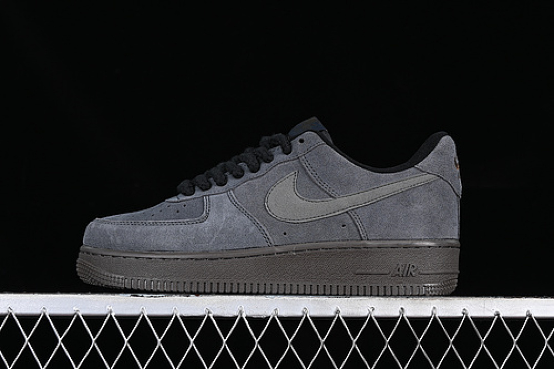 Nike Nike AIR FORCE 1 07 LOW GREY/BLACK · DO6730-001, photo 1