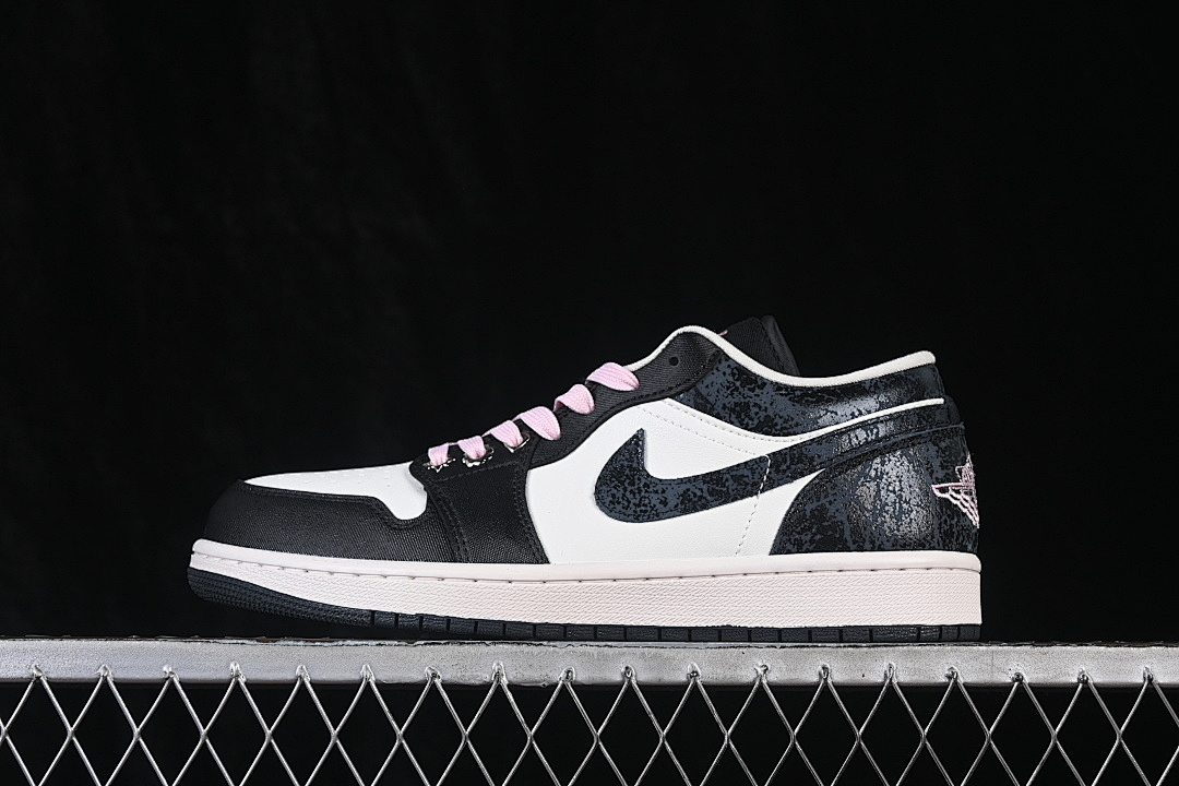 Jordan Jordan 1 LOW SE ANTHRACITE/COCONUT MILK/ICED CARMINE · II0595-001, photo 1