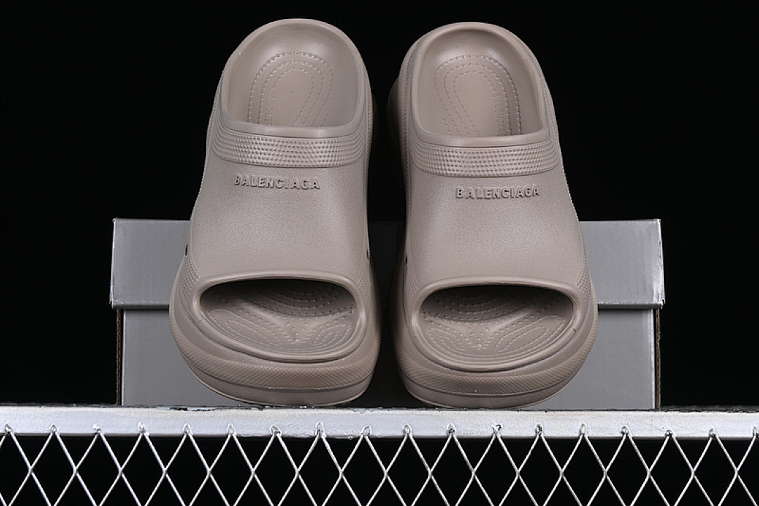 Balenciaga [W1S8E2500]-[BA*LEN*CIAGA POOL CROCS BROWN]-[WOMAN:36-40] - Image 10