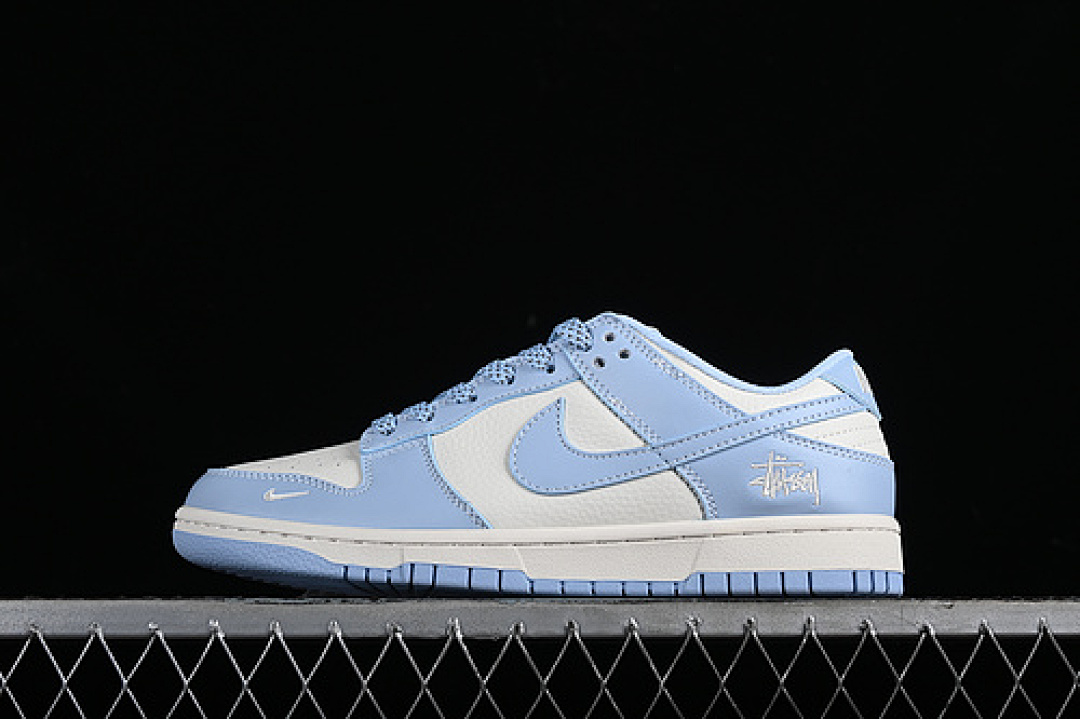Supreme [BB9898-004]-[SB DUNK LOW SUPREME OFF WHITE/UNIVERSITY BLUE]-[WOMAN:36-39]-[MAN:40-45], photo 1