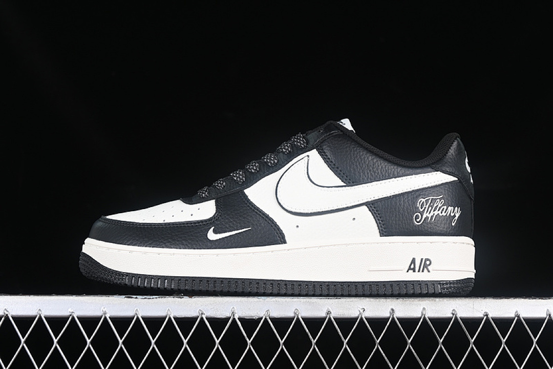 Nike [AE1686-003]-[AIR FORCE 1 07 LOW BLACK/WHITE]-[WOMAN:36-39]-[MAN:40-45], photo 1