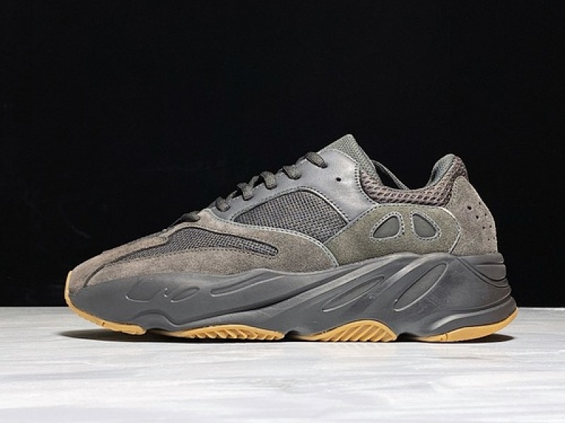 On Running Adidas OWF YEEZY BOOST 700 SHOES UTILITY BLACK/UTILITY BLACK · FV5304, photo 1