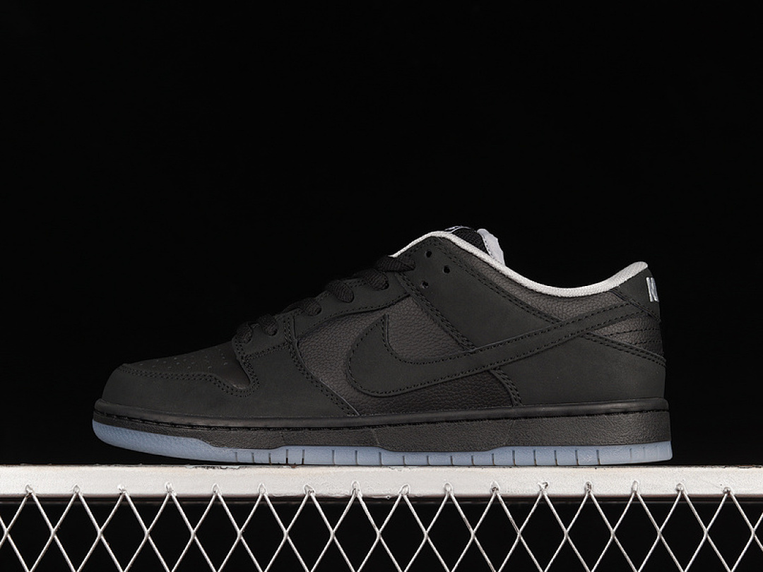 Unbranded [504750-086]-[SB DUNK LOW BLACK/BLACK-WOLF GREY]-[MAN:39-45], photo 1