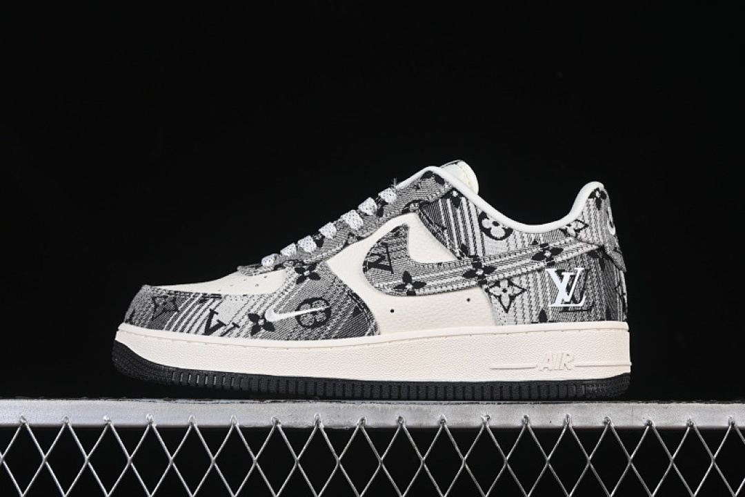 Nike [DF0188-077]-[AIR FORCE 1 07 LOW LV WHITE/GREY/BLACK]-[WOMAN:36-39]-[MAN:40-45] - Image 2