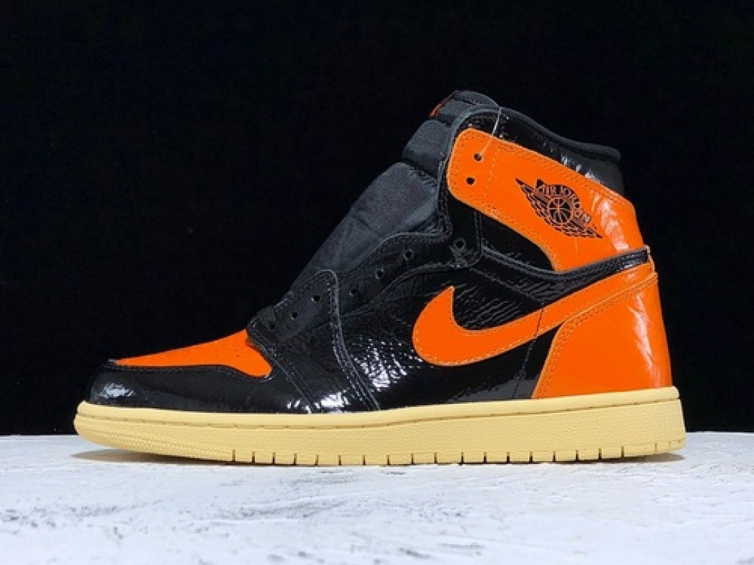 Jordan [555088-028]-[OG AIR JORDAN 1 HIGH OG SHATTERED BACKBOARD 3.0 BLACK/ORANGE], photo 1