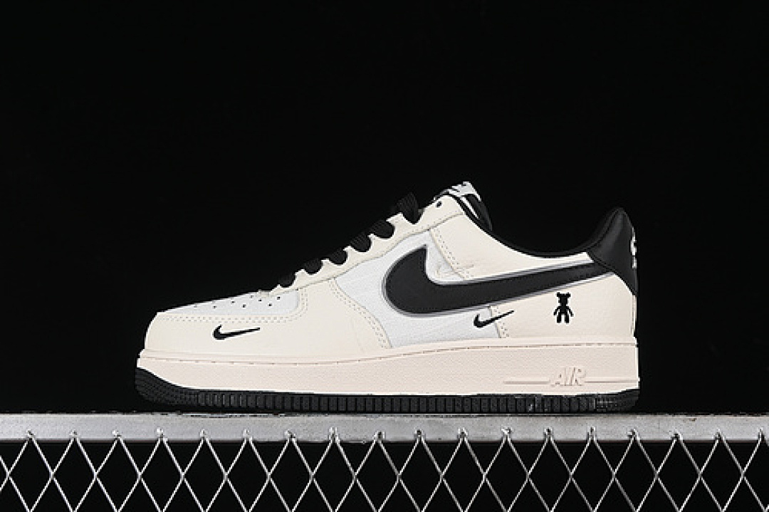 Nike Nike AIR FORCE 1 07 LOW WHITE/BLACK/BEIGE · KK1988-006, photo 1