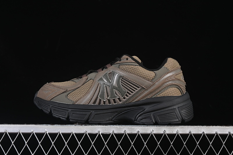TROPHY RUNNER CASUAL SNEAKERS COFFEE/BLACK · 3ARNR025N50BRS, photo 1