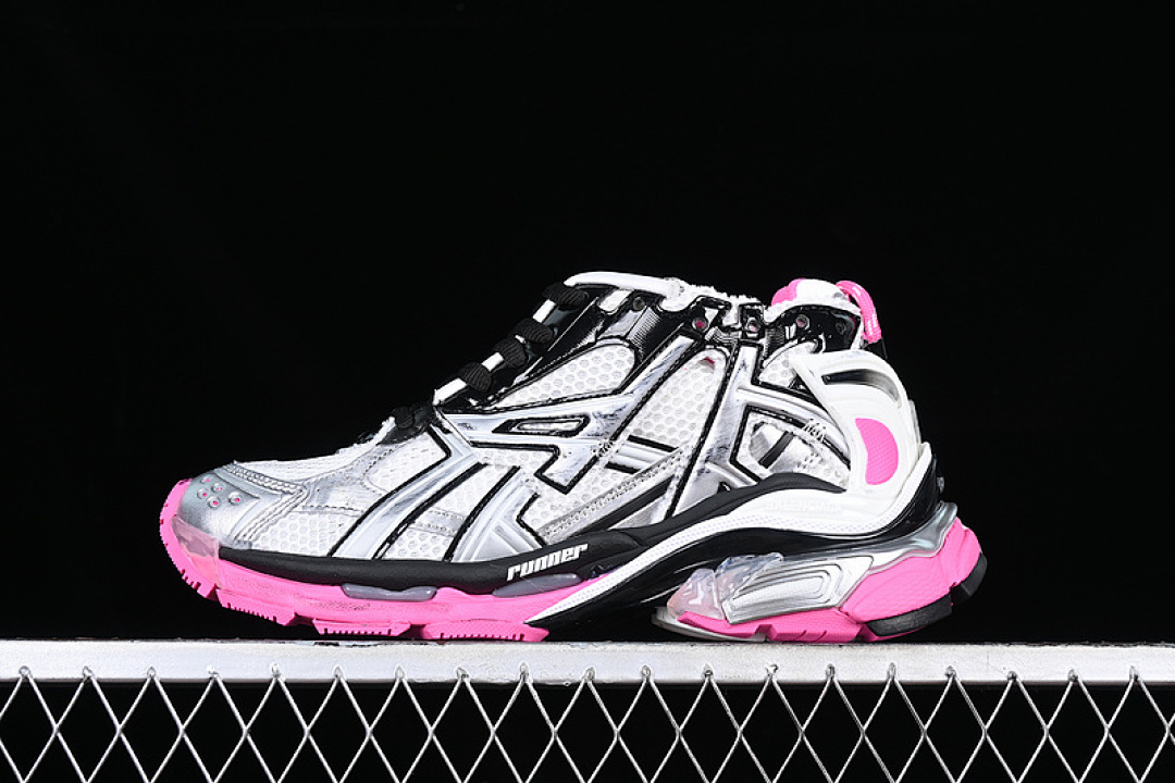Kith [W3RBW9155]-[BA*LEN*CIAGA RUNNER KITH FOUR.COLOR WHITE/BLACK/SILVER/PINK]-[UNISEX:35-46], photo 1