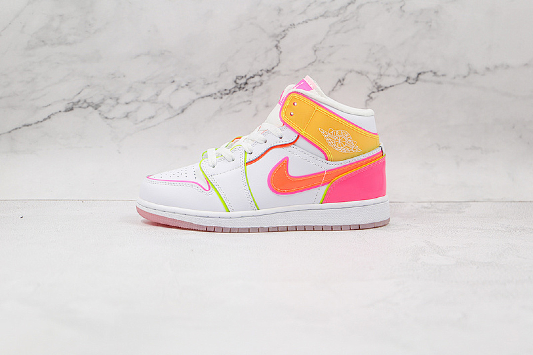 Jordan AIR Jordan 1 MID GS EDGE GLOW WHITE/HYPER CRIMSON/PINK BLAST · CV4611-100, photo 1