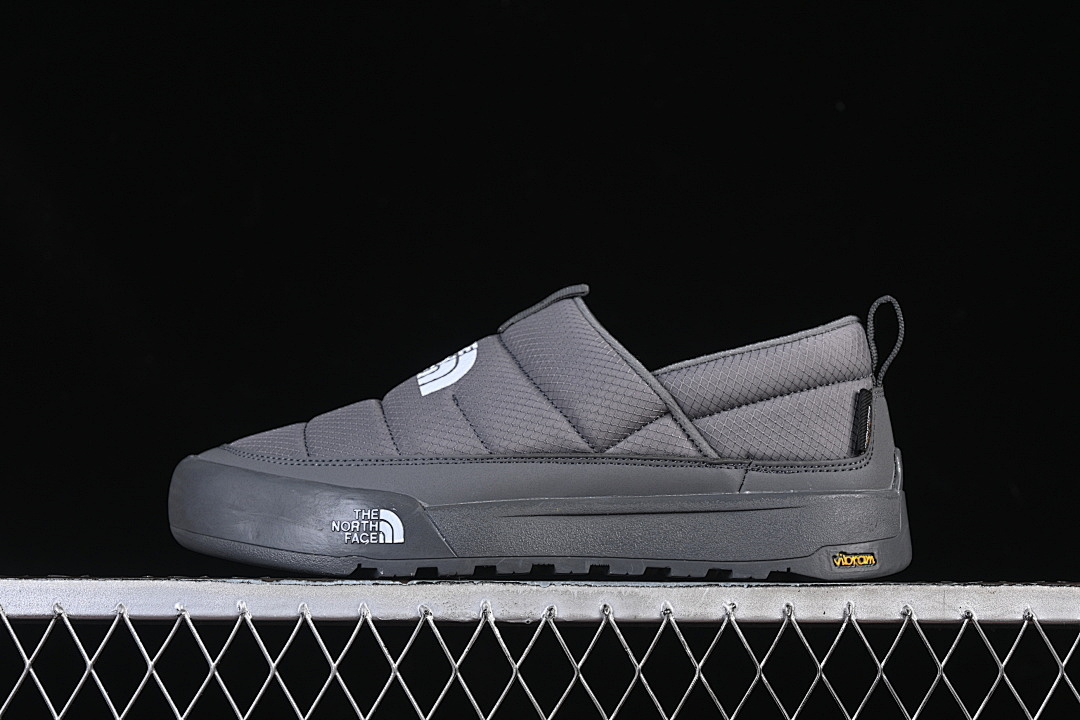 Essentials [NF0A8AD94QI-087]-[THE NORTH MOUNTAIN ESSENTIALS GREY/GREY]-[WOMAN:37-39]-[MAN:40-45], photo 1