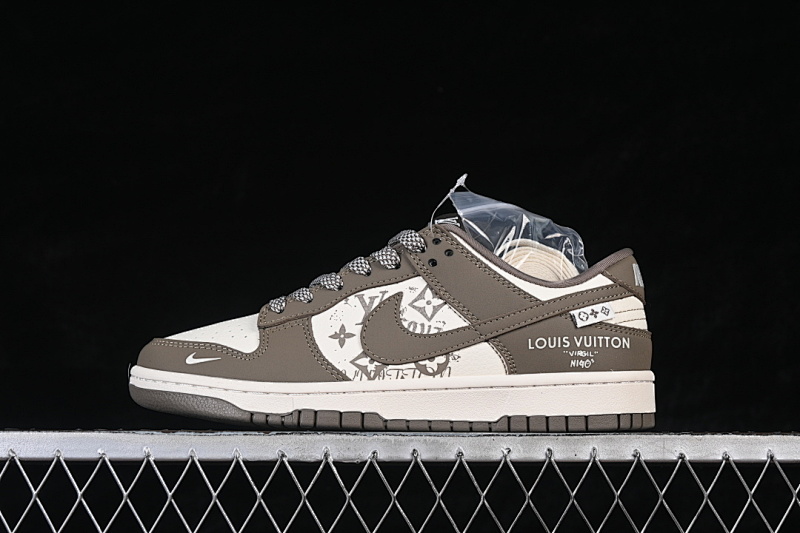 Nike SB DUNK LOW LOW-TOP CASUAL SNEAKERS WHITE/BROWN · XD1588-239, photo 1