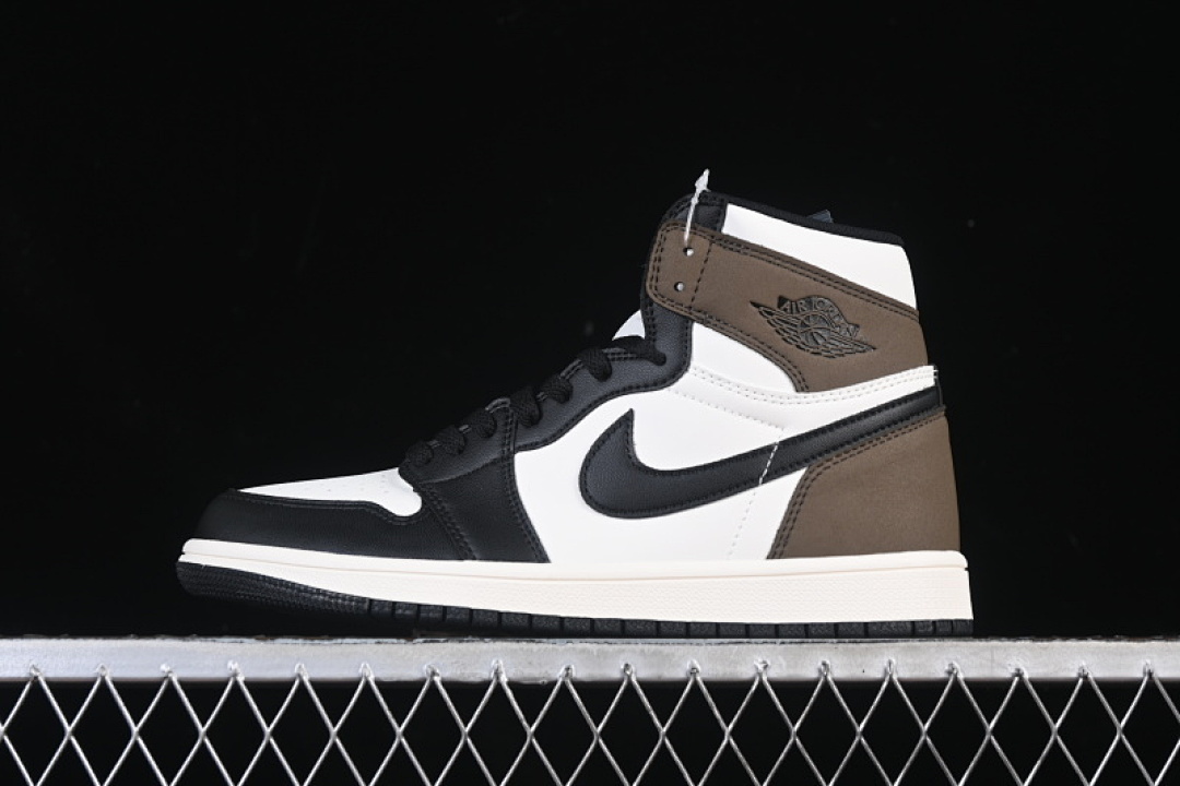 Jordan AIR Jordan 1 HIGH OG AJ1 BLACK/WHITE/COFFEE · 555088-105, photo 1