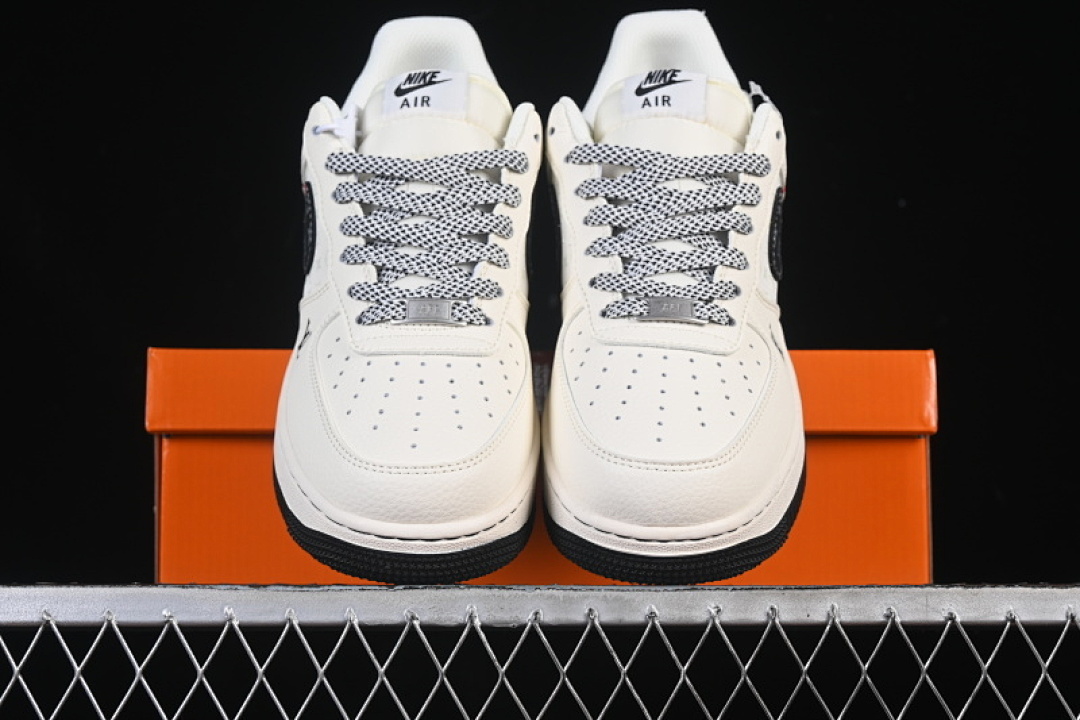 Nike [MZ9588-809]-[AIR FORCE 1 07 LOW CASUAL SNEAKERS BLACK/WHITE]-[WOMAN:36-39]-[MAN:40-45] - Image 12