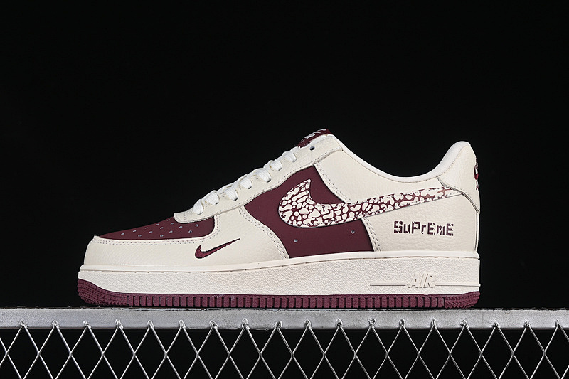 Nike Nike AIR FORCE 1 07 LOW SUPREME WHITE/RED · KK1988-070, photo 1