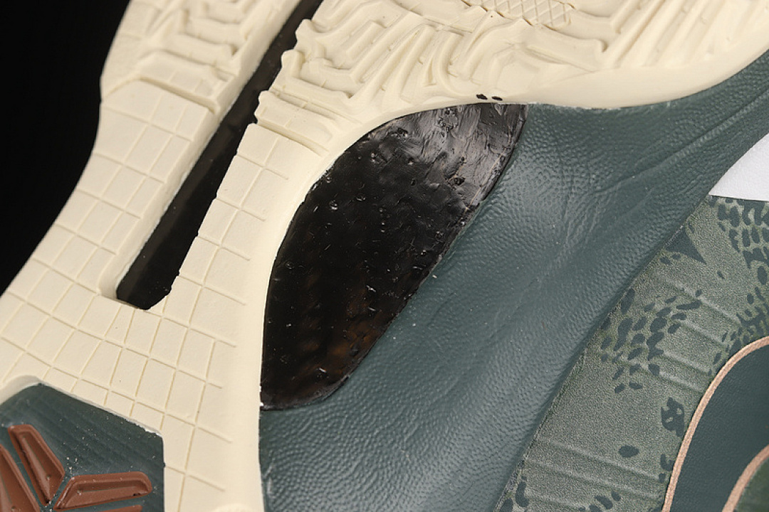 Nike [CD4991-300]-[ZOOM KOBE 5 PROTRO EYBL FOREST GREEN/METALLIC RED BRONZE/SPEED YELLOW]-[39-46] - Image 3