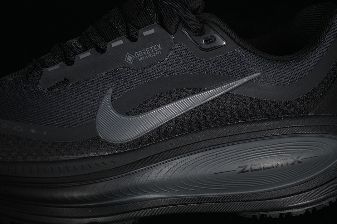 Nike [HQ7002-001]-[VOMERO 18 GORE-TEX BLACK/ANTHRACITE]-[WOMAN:36-39]-[MN:40-46] - Image 8