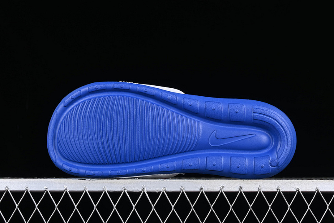 Nike [CN9675-104]-[VICTORI ONE SLIDE WHITE/UNIVERSITY RED/GAME ROYAL]-[WOMAN:36-39]-[MAN:40-45] - Image 8