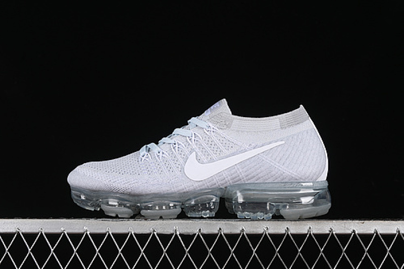 AIR VAPORMAX FLYKNIT WHITE CHRISTMAS WHITE/WHITE · 849558-100, photo 1