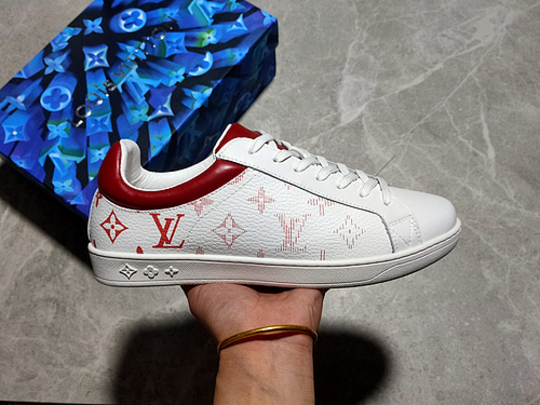Louis Vuitton Louis Vuitton [L*V RIVOLI LOW SNEAKER WHITE/WHITE/RED]-[MAN:39-45], photo 1
