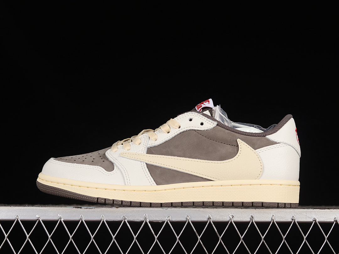 Jordan TRAVIS SCOTT X AIR Jordan 1 LOW OG REVERSE MOCHA SAIL/UNIVERSITY RED/RIDGEROCK · DM7866-162, photo 1