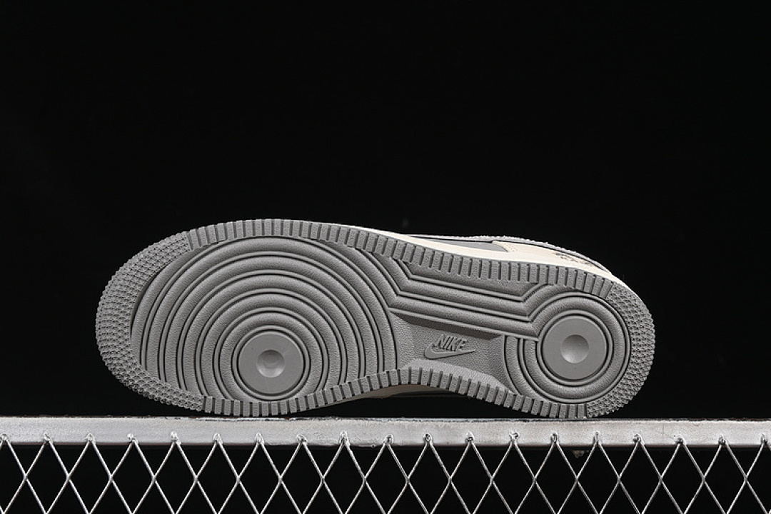 Nike [KK1988-078]-[AIR FORCE 1 07 LOW KAWS WHITE/GREY]-[WOMAN:36-39]-[MAN:40-45] - Image 15