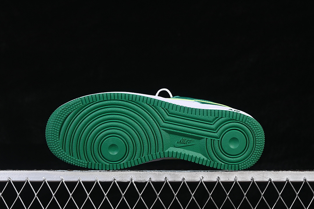 Nike [FJ4146-122]-[AIR FORCE 1 LOW 07 WHITE/WHITE/MALACHITE]-[WOMAN:36-39]-[MAN:40-45] - Image 15