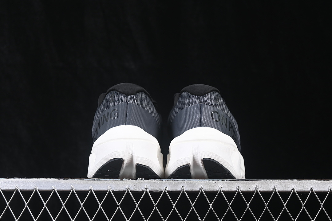 On Running [ON CLOUDMONSTER 3 HYPER ANTI SLIP RUNNING SHOES BLACK/INKINESS]-[WOMAN:36-39]-[MAN:40-46] - Image 13