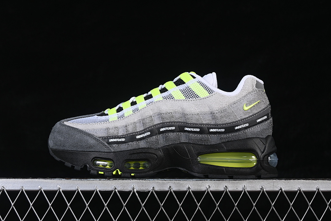 Nike AIR MAX 95 SP BLACK/BRIGHT CRIMSON/PEARL GREY/LIGHT CHARCOAL · IB4523-004, photo 1
